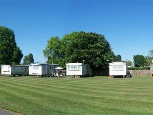 Copthorne Caravans Hotel Merston Exterior photo
